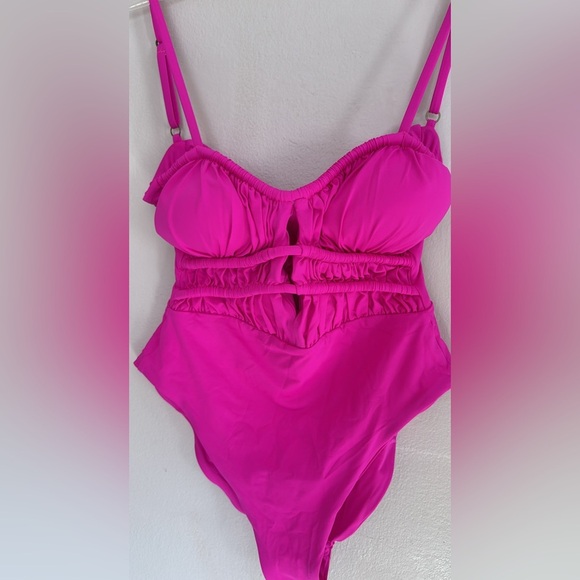 Becca swimsuit - Picture 4 of 6